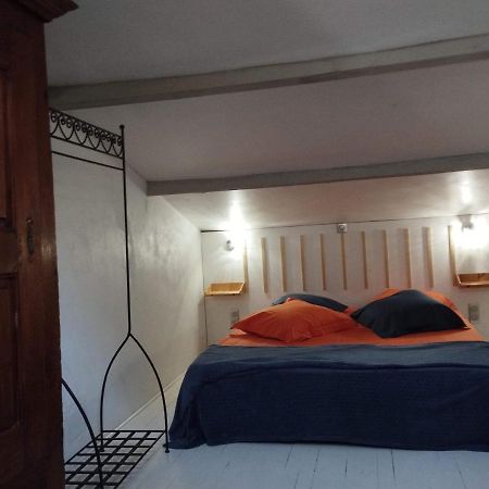 Chambre D'Hotes L'Orange Bleue Rustrel Esterno foto